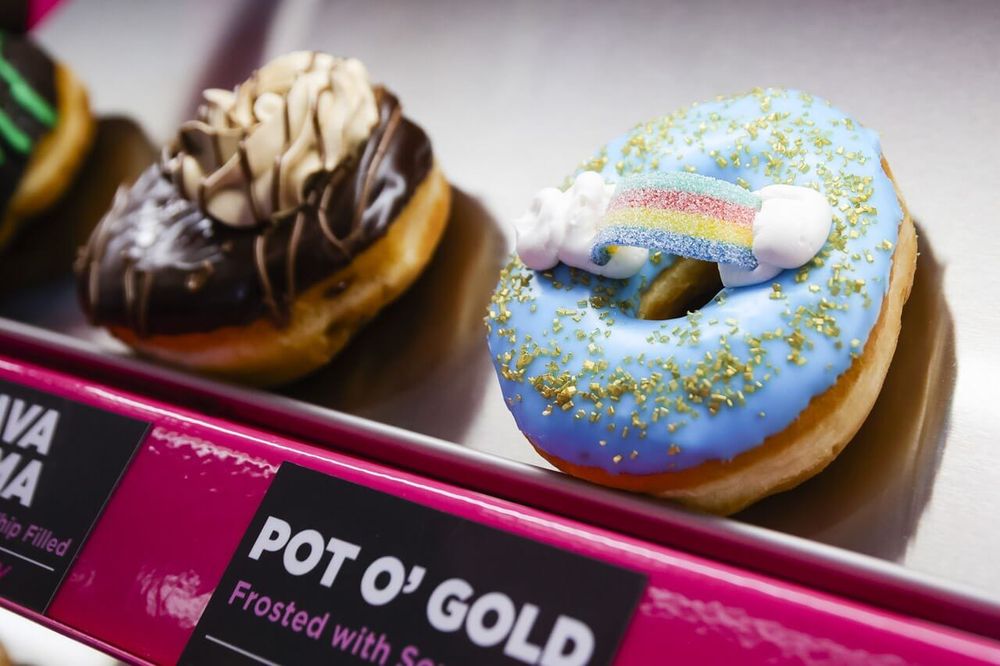 PINKBOX DOUGHNUTS Updated July 2024 324 Photos & 111 Reviews 1210