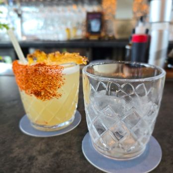 Aleteo - Smoked pineapple margarita - Mexican Near Me - San Antonio, Texas
