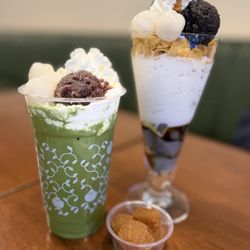 Nana's Green Tea - Matcha Latte with mochi&red bean topping Black sesame Warabimochi Parfait !!