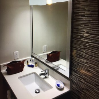 Best Western Plus Brooklyn Bay Hotel - Bathroom sink - Hotels Near Me - Brooklyn, New York Best Western Plus Brooklyn Bay Hotel - Bathroom sink - Hotels Near Me - Brooklyn, New York