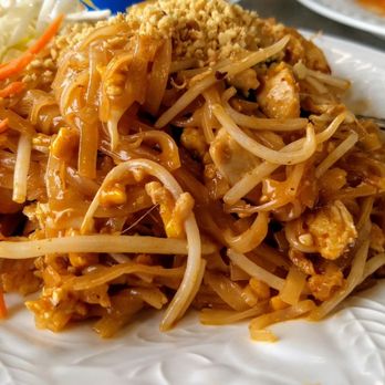 Mali Thai Cuisine - Chicken Pad Thai - Thai Near Me - Springfield, Oregon Mali Thai Cuisine - Chicken Pad Thai - Thai Near Me - Springfield, Oregon