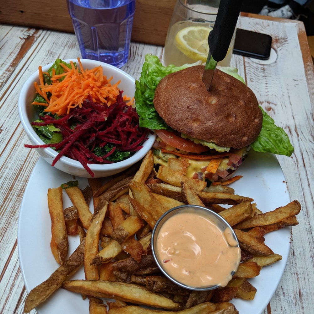 MeeT - Mucho gusto burger - Burgers Near Me - Vancouver, British Columbia