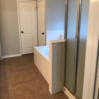 EZ Bath - Before - General Contractors Near Me - Tomball, Texas