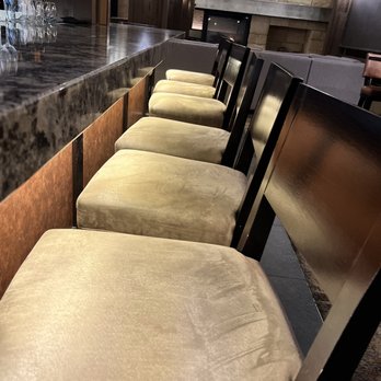 Riverhouse Lodge - Bar area - Hotels Near Me - Bend, Oregon Riverhouse Lodge - Bar area - Hotels Near Me - Bend, Oregon