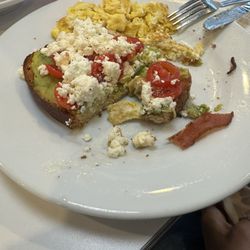 Roger's Diner - Avocado toast