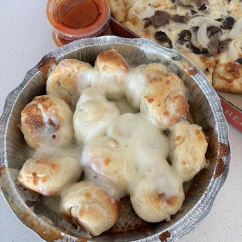 Brooklyn V's Pizza - 12 Garlic Knots with cheese - Pizza Near Me - Queen Creek, Arizona