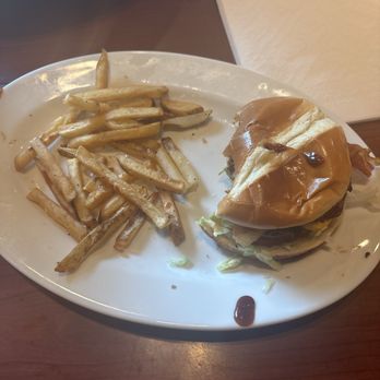 Ruby Tuesday - B Ruby's Classic Burger* - Burgers Near Me - Orangeburg, South Carolina