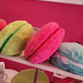 Le Macaron French Pastries - Plushhh - Coffee & Tea Near Me - Sarasota, Florida Le Macaron French Pastries - Plushhh - Coffee & Tea Near Me - Sarasota, Florida