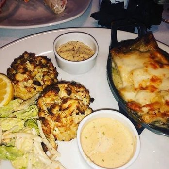J Gilbert's - Lump crab cakes, au-gratin potatoes, caesar salad - Seafood Near Me - Des Pers, Missouri J Gilbert's - Lump crab cakes, au-gratin potatoes, caesar salad - Seafood Near Me - Des Pers, Missouri