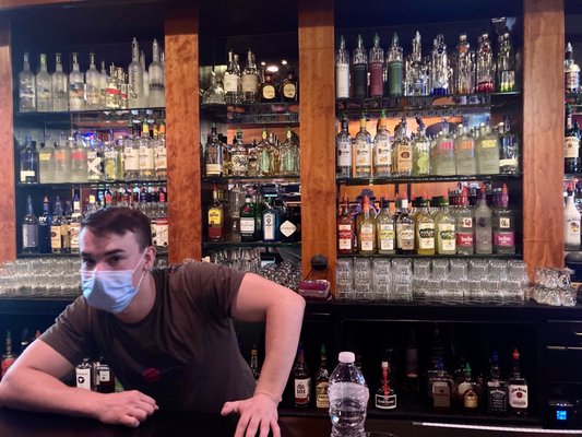 Madison Pub by null