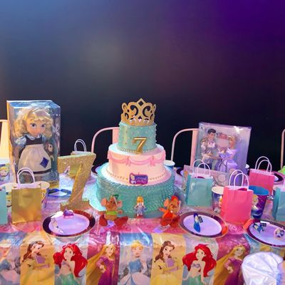 Maytena Bakery by null