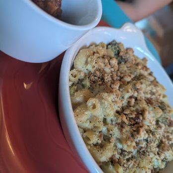 Counter Culture - Mac and cheese with pulled BBQ jackfruit - Vegan Near Me - Austin, Texas Counter Culture - Mac and cheese with pulled BBQ jackfruit - Vegan Near Me - Austin, Texas