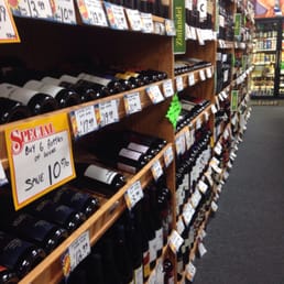 Plenty to choose some, wine, beer, and my favorite Bourbon, I'm a Kentucky boy BTW Plenty to choose some, wine, beer, and my favorite Bourbon, I'm a Kentucky boy BTW