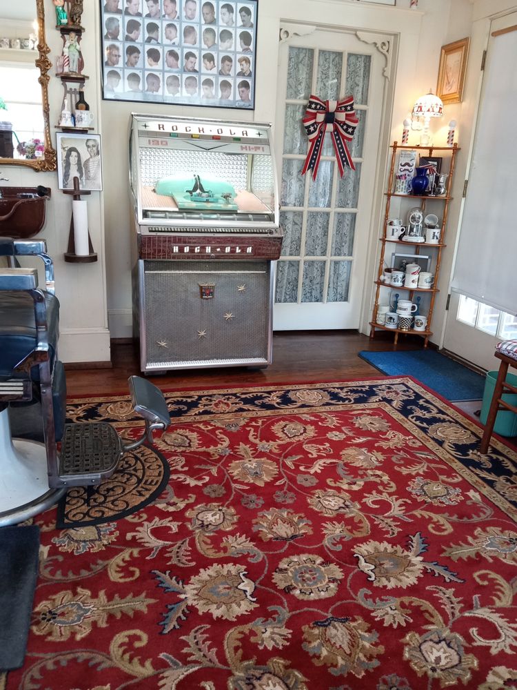 PICKELLS BARBER SHOP Updated August 2024 314 E Broadway St, Lenoir