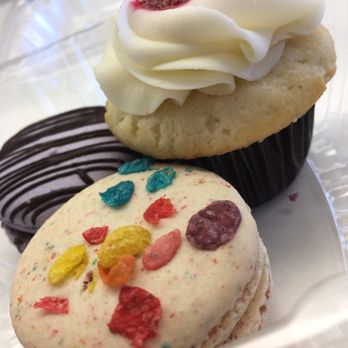 Les Amis Bake Shoppe - Desserts Near Me - Baton Rouge, Louisiana