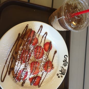 Cafe Bench - Nutella & strawberries with a white pomegranate iced tea. Deeeeelicious! - Cafes Near Me - Flushing, New York