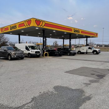 Love's Travel Stop - trucks parked in a parking lot - Gas Stations Near Me - Jackson, Tennessee Love's Travel Stop - trucks parked in a parking lot - Gas Stations Near Me - Jackson, Tennessee