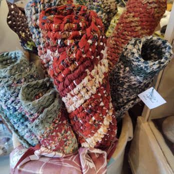 Dickens Pickins - Beautiful Vibrant Handmade Rugs - Arts & Crafts Near Me - Scandia, Minnesota