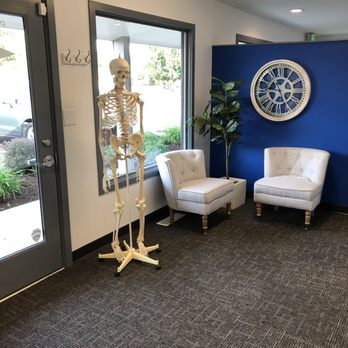 InReach Physical Therapy - Keizer - A long time patient of Powered By Motion LOL and a second waiting area - Physical Therapy Near Me - Keizer, Oregon