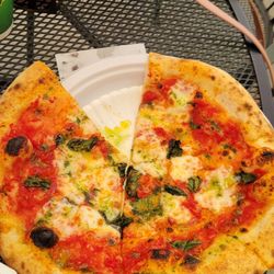 Margarita pizza