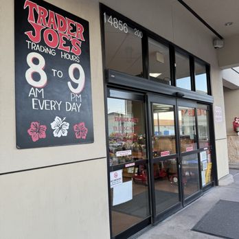 Trader Joe's - Front - Grocery Near Me - Dallas, Texas Trader Joe's - Front - Grocery Near Me - Dallas, Texas