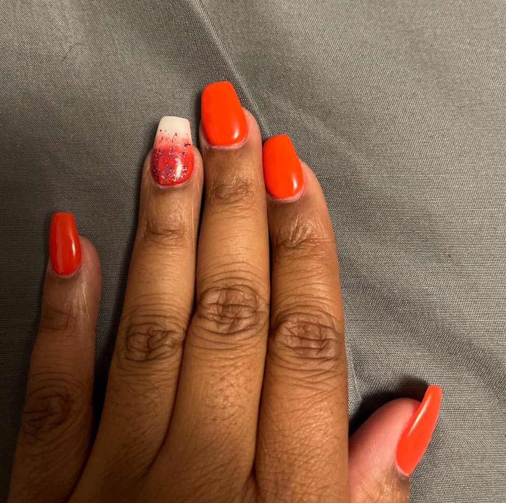 Tre Nail Bar Logo