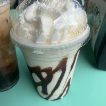 Bread On The Bay - Frappe de la casa - Sandwiches Near Me - Tampa, Florida Bread On The Bay - Frappe de la casa - Sandwiches Near Me - Tampa, Florida