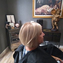 Trendz Hair Studio - Light blonde base with
Chucky highlight
Blunt Bob cut with layers
Hair by Christina
Johnson-Nelson