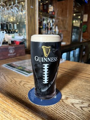 Greens Irish Pub by null