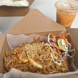 Thai Taste 65 - Pad Thai and Thai Tea