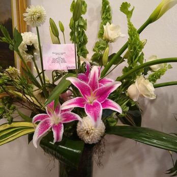 Phoebe - Beautiful arrangement that twelve of us compiled to be sent home after displaying at funeral - Florists Near Me - Allentown, Pennsylvania Phoebe - Beautiful arrangement that twelve of us compiled to be sent home after displaying at funeral - Florists Near Me - Allentown, Pennsylvania