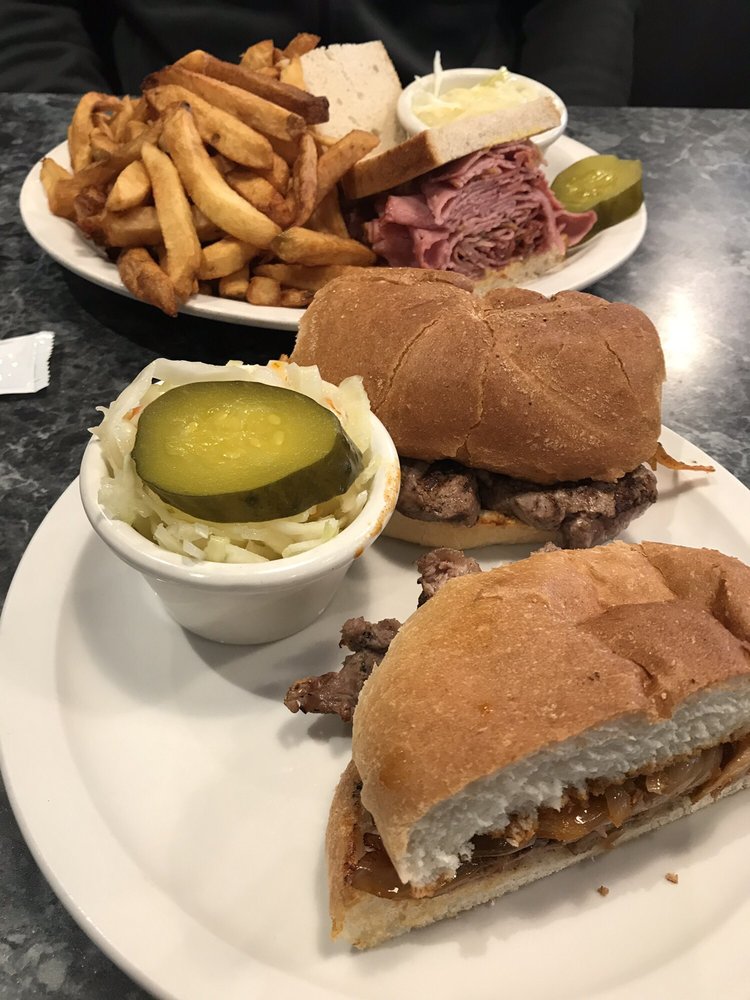 DINES FAMILY RESTAURANT 23 Photos & 18 Reviews 400 King Street W