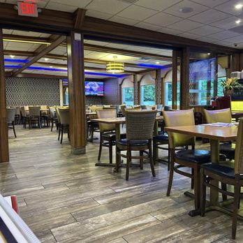 Nautilus Diner - Dining area - Diners Near Me - Massapequa, New York