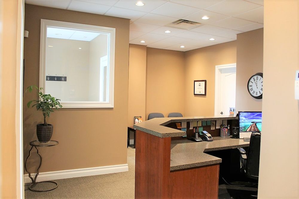 MCCALLUM DENTURE CLINIC 1221 Dundas Street, London, Ontario