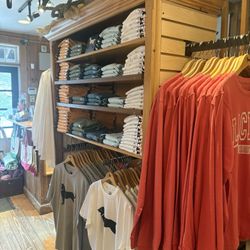 The Black Dog General Store: Vineyard Haven