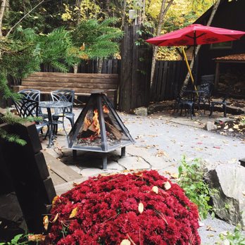 Scandinave Spa - Seating are near entrance. Pretty even on the outside of the spa! - Day Spas Near Me - Mont-Tremblant, Quebec Scandinave Spa - Seating are near entrance. Pretty even on the outside of the spa! - Day Spas Near Me - Mont-Tremblant, Quebec