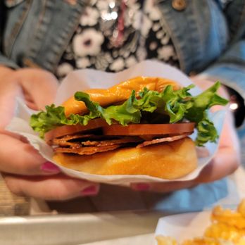Shake Shack Canal Place - Fast Food Near Me - New Orleans, Louisiana Shake Shack Canal Place - Fast Food Near Me - New Orleans, Louisiana