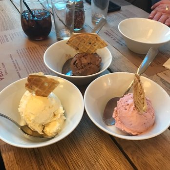 Bigalora - Vanilla, chocolate and strawberry gelato - Pizza Near Me - Royal Oak, Michigan
