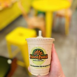JuiceLand - Small chocolate whey! Great service! Great products!
