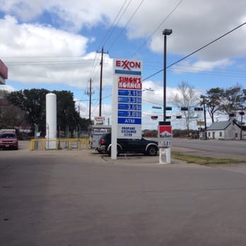 Simon's Corner - Gas Stations Near Me - Needville, Texas