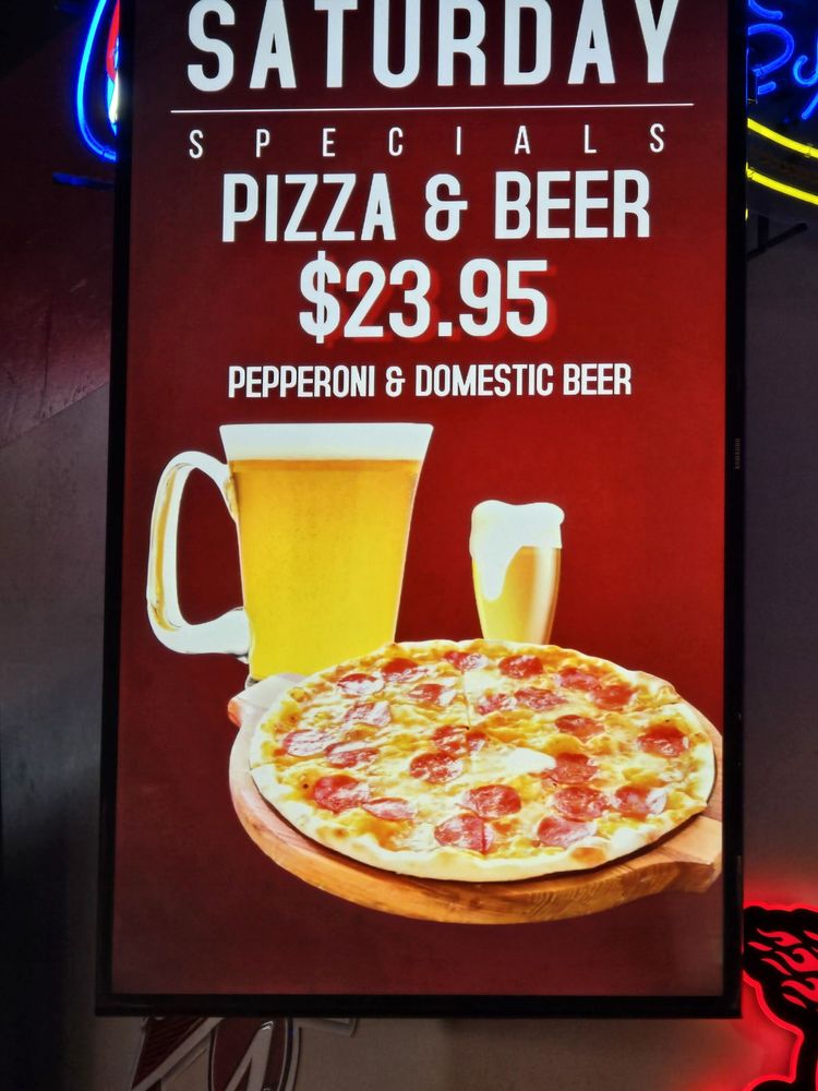 RED ZONE SPORTS BAR AND GRILL Updated September 2024 91 Photos & 135 Reviews 900 Truxtun