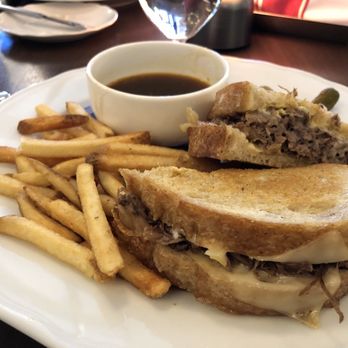THE VERMILLION ROOM - French dip short ribs - French Near Me - Banff, Alberta THE VERMILLION ROOM - French dip short ribs - French Near Me - Banff, Alberta