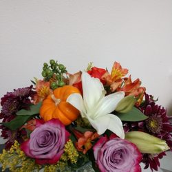 Hollie And Pine Floristry - Soft Fall Cube Arrangement