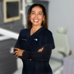 Clínica Dental Unión - Dr. Lurdes Cazarez - Chief Surgeon