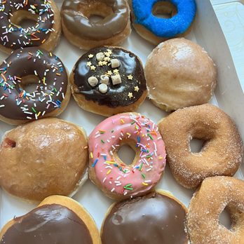 Krispy Kreme - Donuts Near Me - Brentwood, California