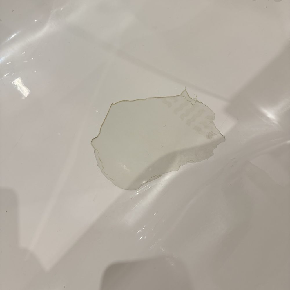 Le Meridien Paris Arc de Triomphe - Chipped porcelain in the tub. - Hotels Near Me - Paris, 75