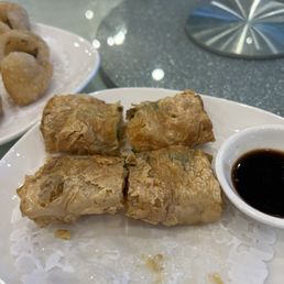 Braised Fresh Bean Curd Sheet with Mushroom / 雙菇扒腐皮