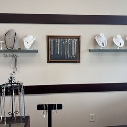 RV JEWELERS - Interior
