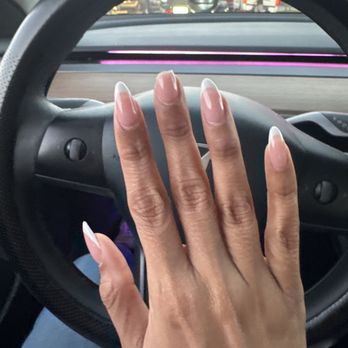 Polish & Paint - My nail and shape just not long enough to break off like that. She didn't put enough builder gel. - Waxing Near Me - Los Angeles, California Polish & Paint - My nail and shape just not long enough to break off like that. She didn't put enough builder gel. - Waxing Near Me - Los Angeles, California