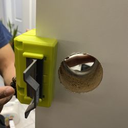 Rapid Rescue Locksmith - Your local locksmith near you! Anywhere in Vegas, a Rapid Rescue Technician is just a phone call or mouse click away!